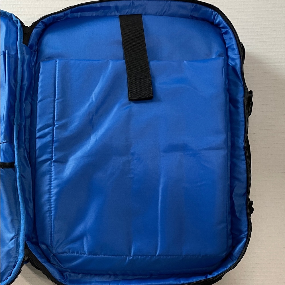 Simple Travel Backpack - Picture 3 of 11